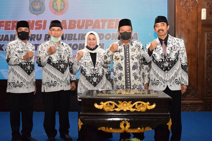 Adi Suwito Terpilih jadi Ketua PGRI Lamongan