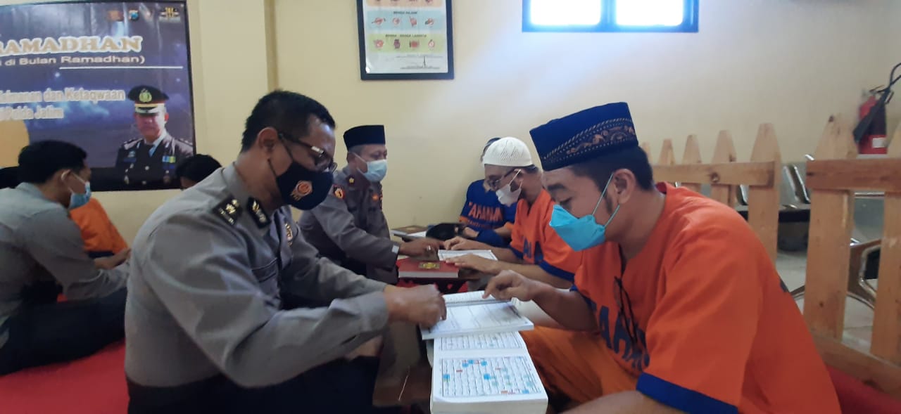 Program 'Tahjil Ramadhan' Tingkatkan Iman dan Taqwa Para Tahanan