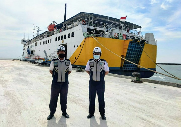 Ombak Besar, Tiga Kapal di ASDP Paciran Pilih Tidak Berlayar