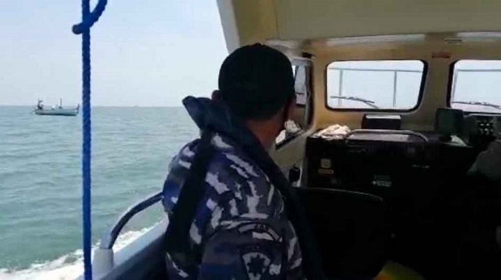 Perahu Patah, 1 Nelayan Hilang dan Satunya Selamat