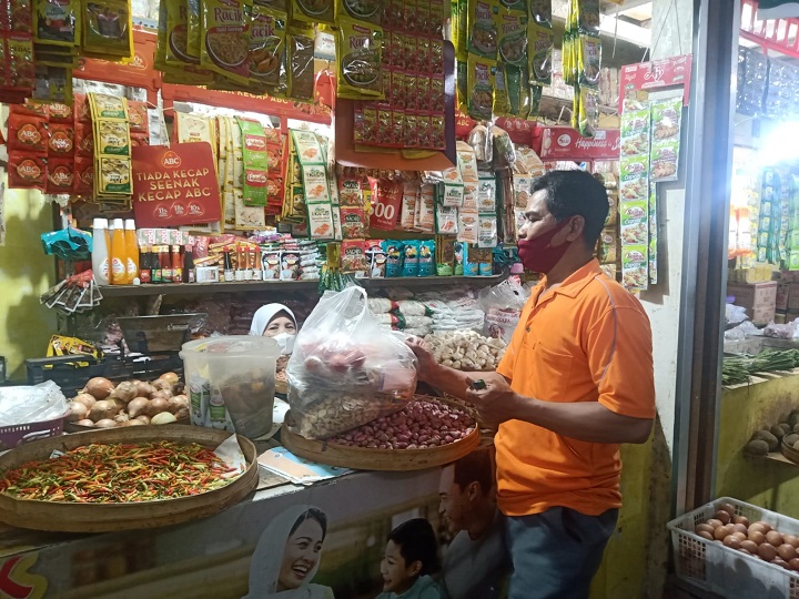 Pedagang di Pasar Sidoharjo Lamongan Masih Tertib Terapkan Prokes