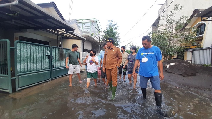 Wabup Subandi Tinjau Banjir di Kecamatan Waru