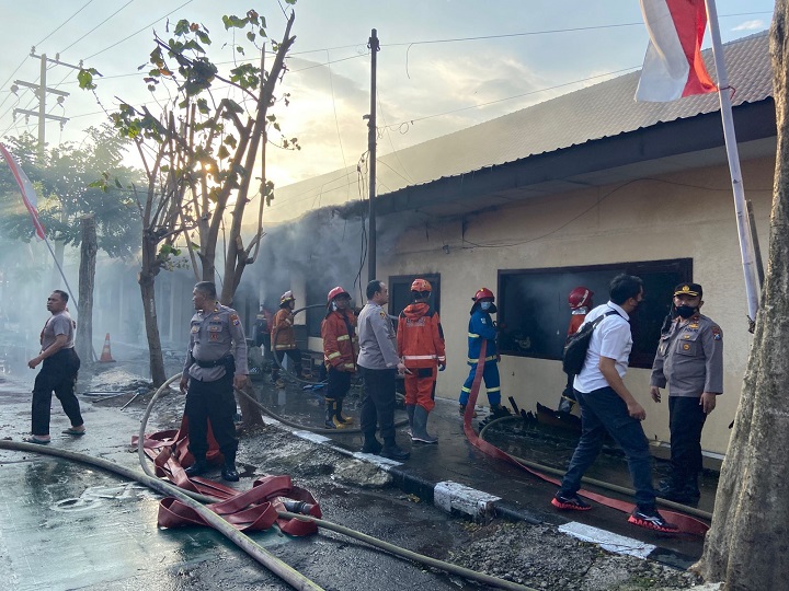 Gudang Perlengkapan Samapta Polres Kediri Kota Terbakar