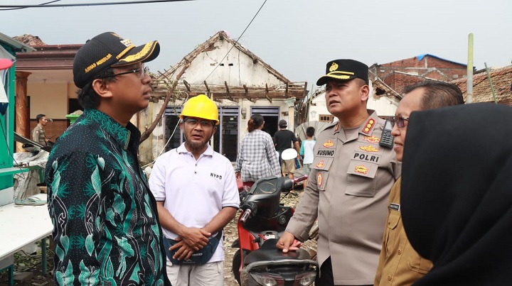 Bupati Sidoarjo Gus Muhdlor Bangun Posko di Lokasi Terdampak Angin Puting Beliung