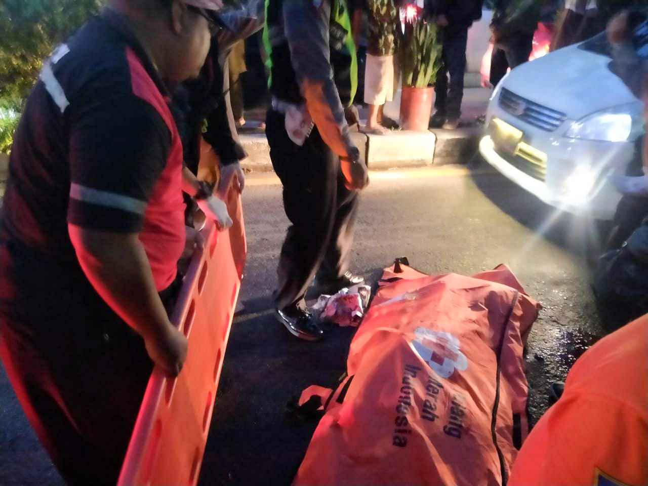 Terpeleset Sebelum Menyalip, Bocah SD Tewas Tertabrak Truk di Kapasari Surabaya