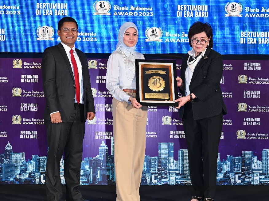 Sukses Pertahankan Kinerja Positif, SIG Raih Bisnis Indonesia Award 2023