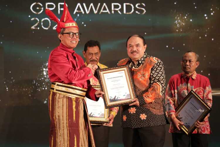 Bupati Sidoarjo Ahmad Muhdlor Raih The 1st Indonesia GPR Awards 2023