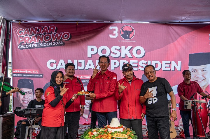 Libatkan Ibu-ibu Senam SICITA, Kader PDIP Surabaya Arjuna Rizki Launching Posko Ganjar Presiden