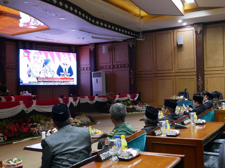 HUT RI ke-78, Bupati Sidoarjo Bersama Forkopimda Dengarkan Pidato Kenegaraan Presiden Jokowi