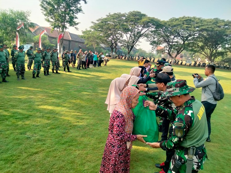 Bhakti TNI Bersih Desa Kodim 0816/Sidoarjo di Wilayah Jabon Tingkatkan Tradisi Gotong-royong dan Keguyuban