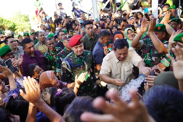 Atasi Kekeringan di Sumbawa, Prabowo Beri Bantuan Sumur Bor dan Pipanisasi