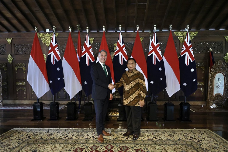 Perkuat Kemitraan Pertahanan, Prabowo Sambut Hangat Menhan Australia di Hambalang