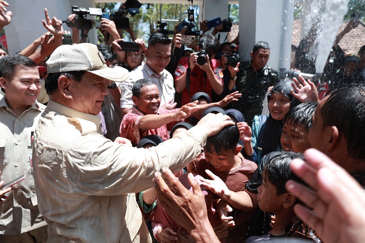 Atasi Kekeringan, Menhan Resmikan 15 Titik Air Bersih, Prabowo 'Diteriaki' Presiden