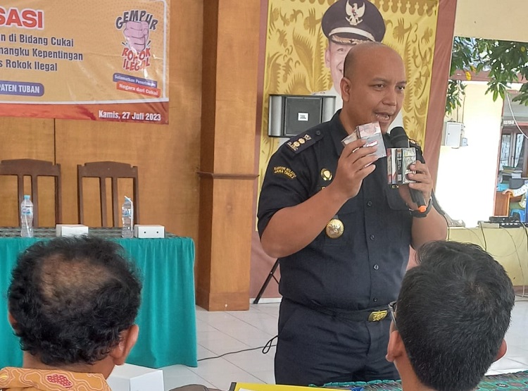 Upaya Pencegahan Peredaran Rokok Ilegal, Pol PP & Damkar Tuban Beri Sosialisasi di 20 Kecamatan