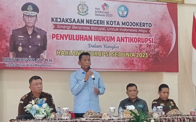 Cegah Perilaku Korupsi Sejak Dini, Kejari Edukasi Anti Korupsi Pelajar SMPN 2 Kota Mojokerto