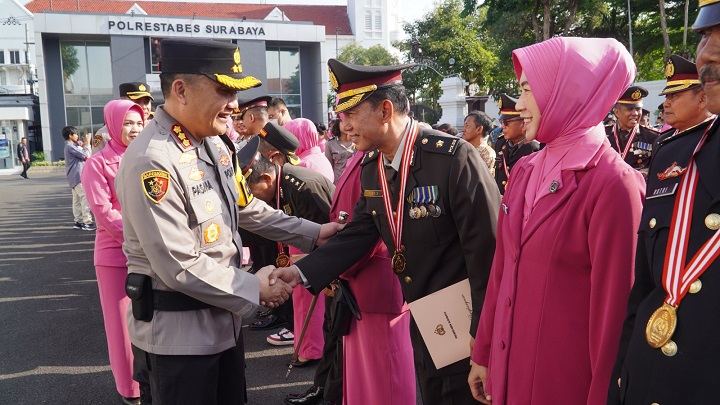 158 Personil Polrestabes Surabaya Naik Pangkat, 90 Masuk Masa Purna Tugas