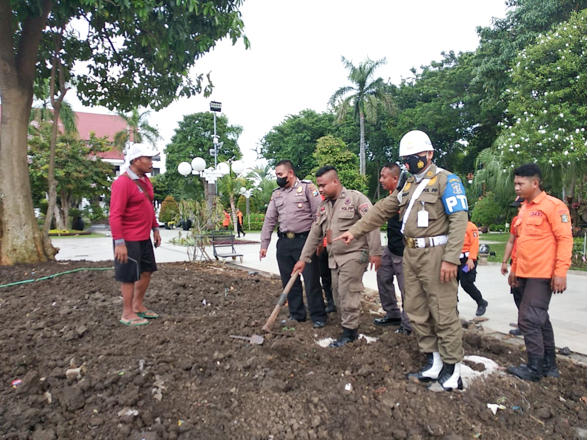 Sebuah Granat Nanas Ditemukan di Balai Kota Surabaya