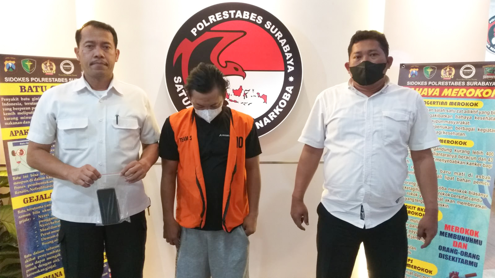 Nyambi Edarkan Sabu, Kernet Truk di Surabaya Dibekuk Polisi