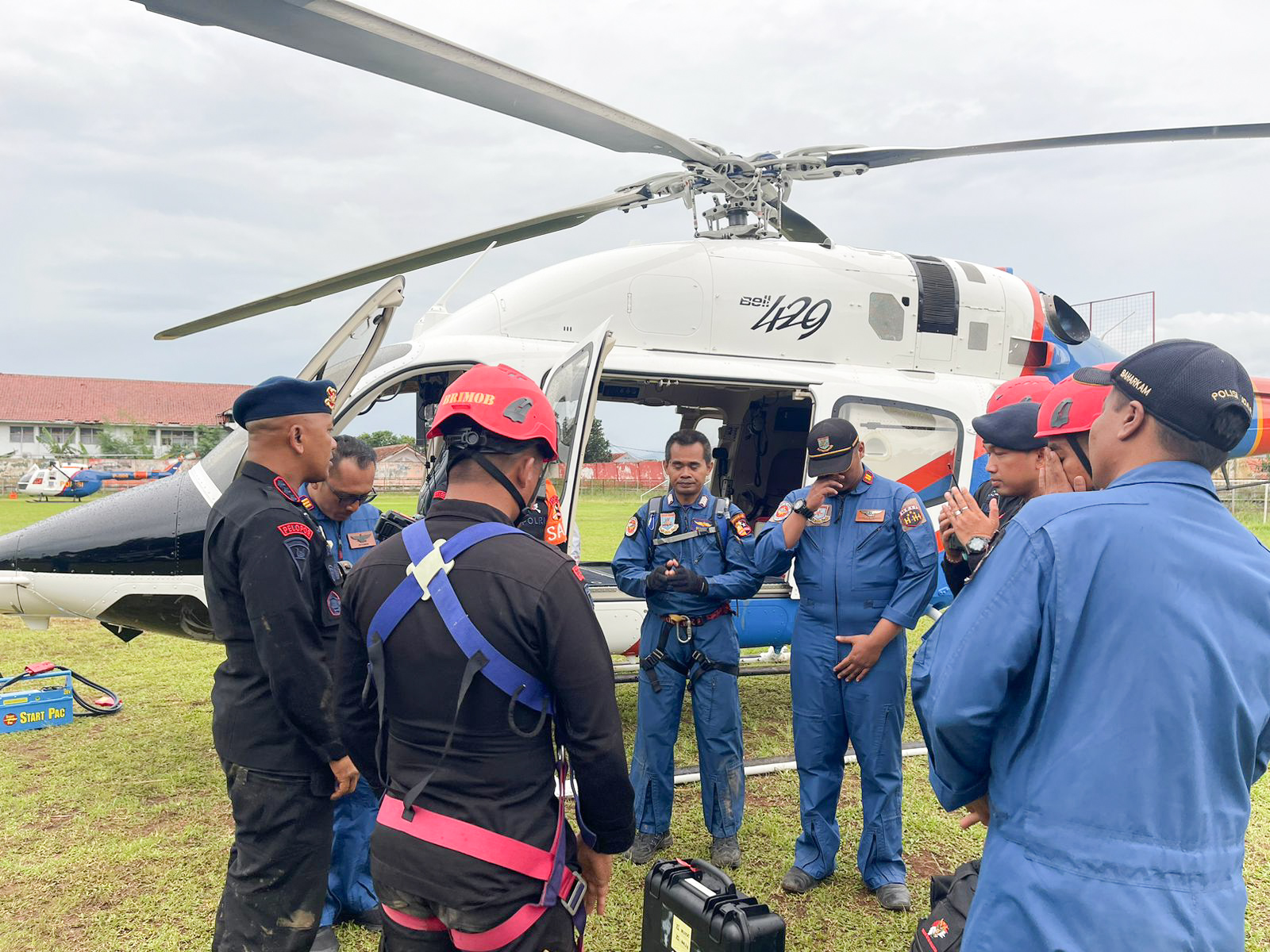 Polri Kerahkan Helikopter dan Drone Guna Sisir Lokasi Desa Diduga Terisolir