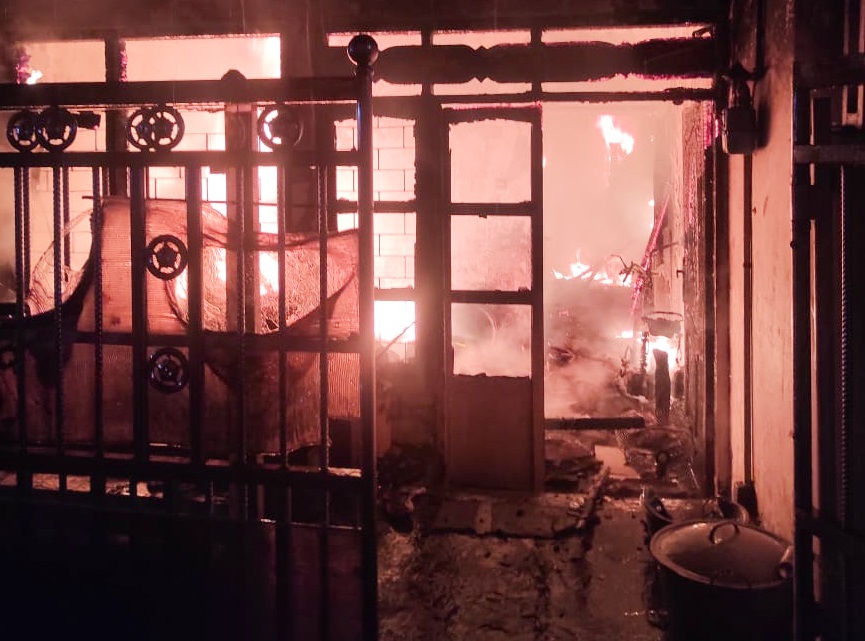 Kebakaran di Tambaksari Hanguskan Satu Rumah dan Sepeda Motor