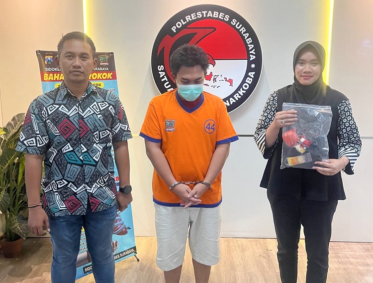 Satnarkoba Polrestabes Surabaya Tangkap Pengedar Sabu Modus Penjual Pakaian