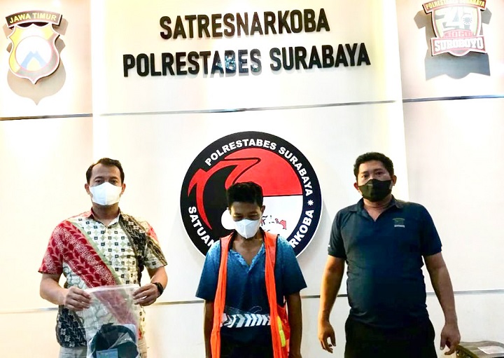 Polrestabes Surabaya Amankan Seorang Pengedar Sabu