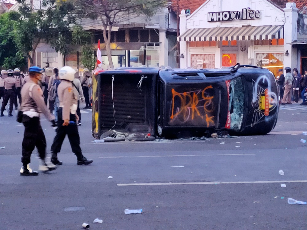 Polri Amankan 634 Perusuh Demo Tolak Omnibus Law di Surabaya-Malang