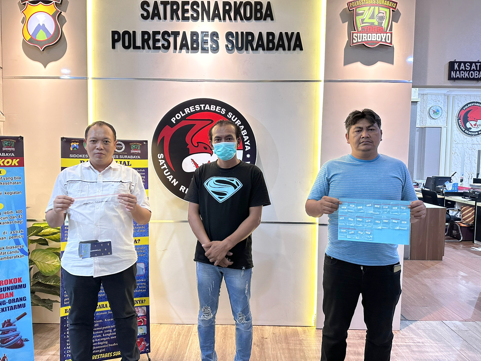 Nyambi Jual Sabu, Tukang Service AC di Surabaya Dibekuk Polisi