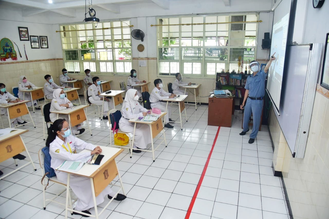 Ketua Dewan Dorong Pemkot Berikan Beasiswa SMA/SMK Ber-KTP Surabaya