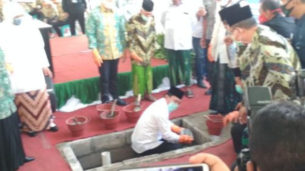 Menkes Letakkan Batu Pertama Pembangunan Gedung di RSNU Jombang 