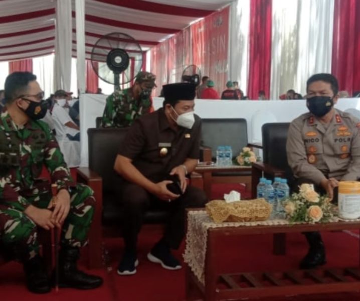 Serbuan Vaksinasi Nasional TNI-Polri