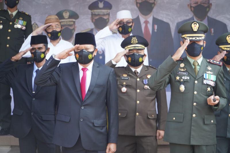 Kapolres Pasuruan Mengikuti Upacara HUT TNI Ke-76 Tahun 2021