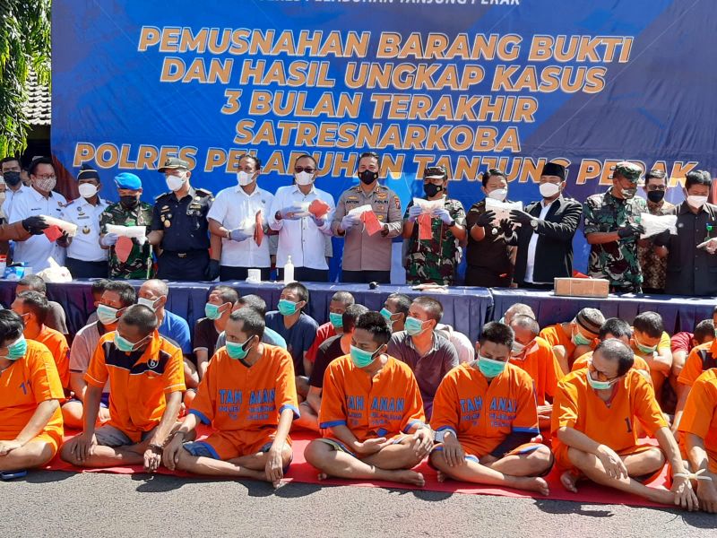 Polres Pelabuhan Tanjung Perak Musnahkan 6,5 kg Sabu dan 1.660 Butir Pil Ekstasi