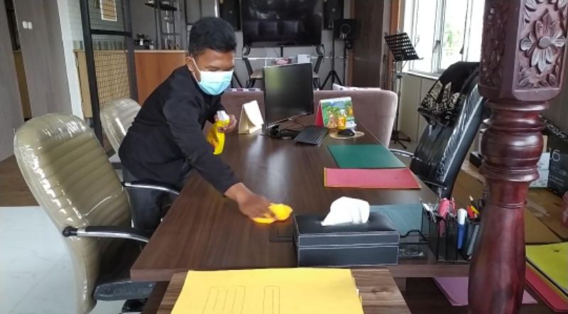 Nasib Mujur Seorang Cleaning Service Penghafal Al-Quran