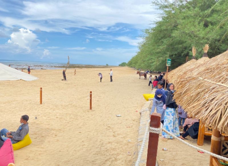 Pantai Lon Malang, Vitamin Sea Terbaru di Utara Madura