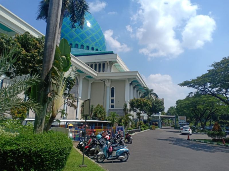 Surabaya PPKM Level 1, Shaf Shalat di Masjid Al Akbar Surabaya Boleh Rapat
