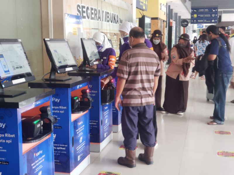 Stasiun Gubeng Surabaya Mulai Ramai Penumpang