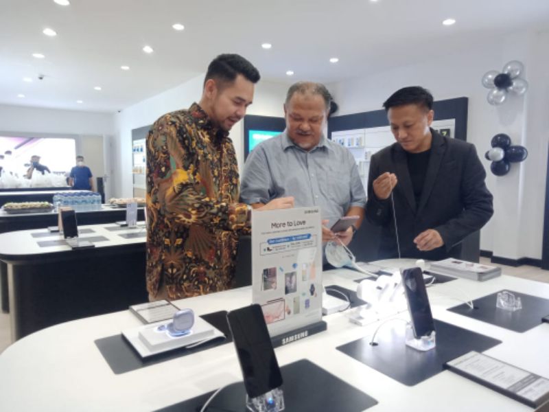 Mendekat Ke Masyarakat, Samsung Buka Gerai di G- Walk Surabaya