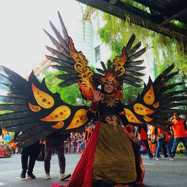 Pawai Bunga dan Parade Budaya, Meriahkan  Hari Jadi Kota Surabaya ke-729
