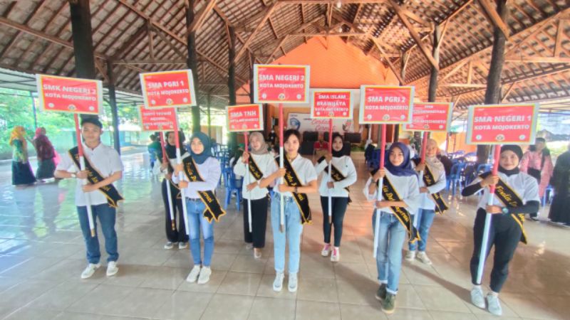 Sambut Hari Koperasi, Diskopukmperindag Kota Mojokerto Gelar Lomba Cerdas Cermat Tingkat SMA 