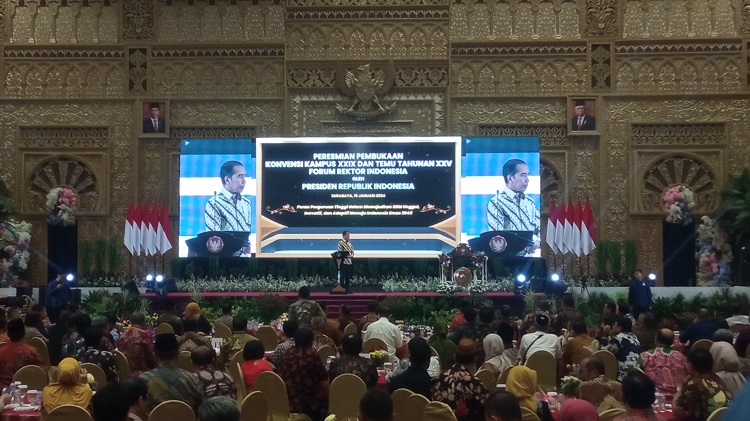 Jelang Akhir Masa Jabatan, Jokowi Desak Nadiem Makarim Tambah Anggaran Pendidikan