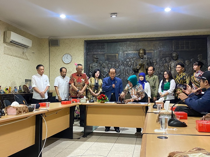 Sri Sultan HBX sampai Mahfud MD Berkumpul di Surabaya Gagas Sumpah Peradaban Bangsa