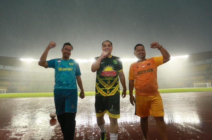 Tiga Kepala Daerah Surabaya Raya Ujicoba Stadion GBT