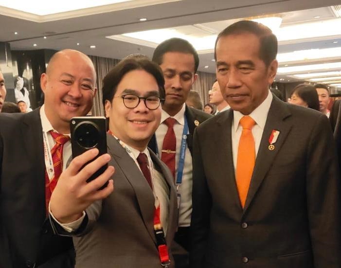 Jokowi Terpukau Smartphone Find Series