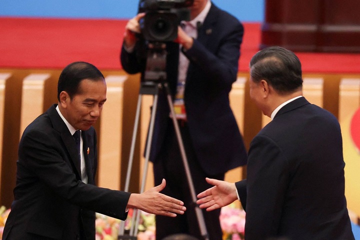 Jokowi tak Diberitahu, Mega Pilih Mahfud Md Cawapres Ganjar