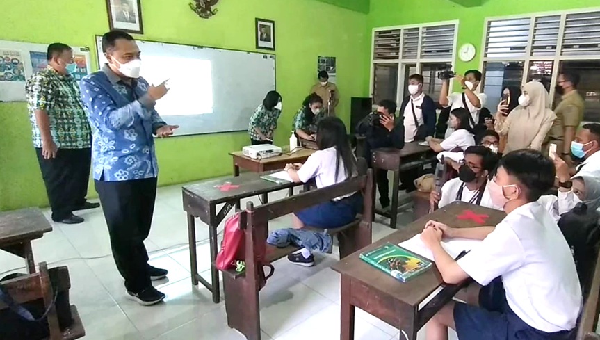 Pelaksanaan PTM di 15 SMP Surabaya Dievaluasi Setiap Hari