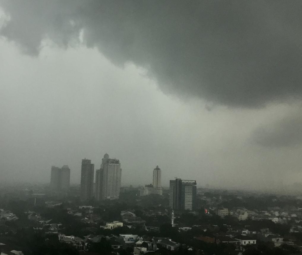 Cuaca Ekstrem, Dispendik Surabaya Imbau Tak Berkegiatan Luar Kota
