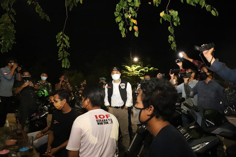 137 Orang Pelanggar Prokes Diajak Rekreasi ke TPU Keputih