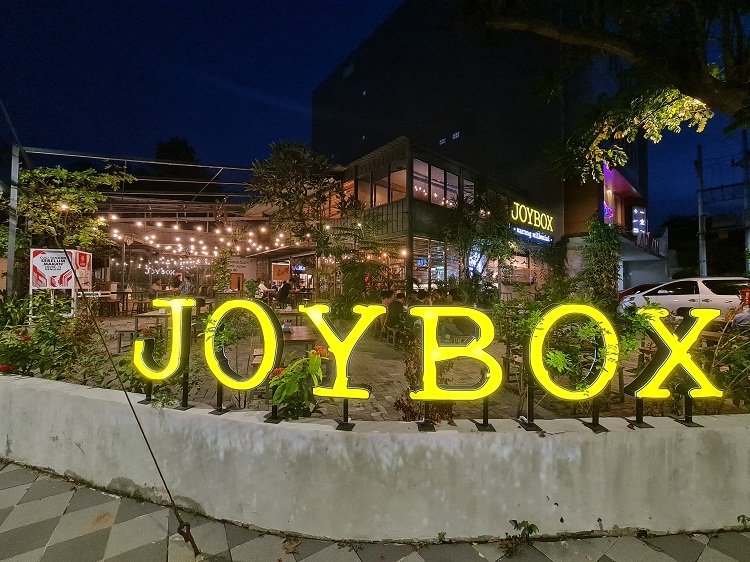 Joybox, Warung Milenial Kalangan Anak Muda Surabaya