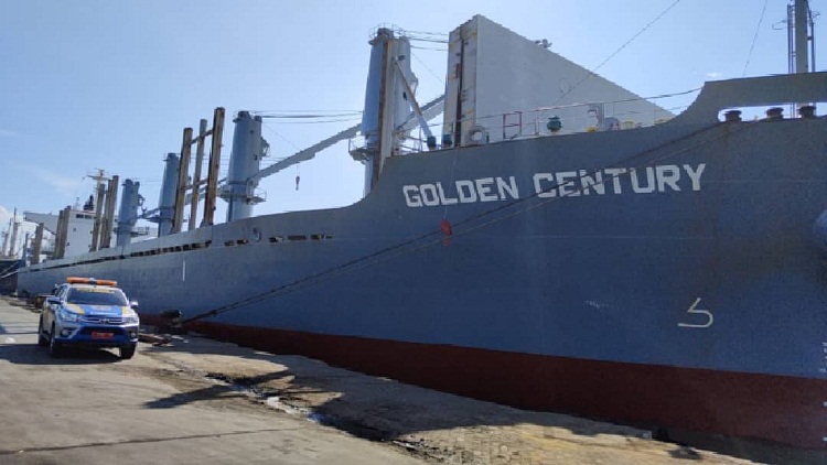 Kapal MV Golden Century India Tiba di Tanjung Perak Sudah Disetujui